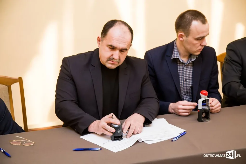 Powiat ostrowski podpisał umowę z ramach współpracy transgranicznej (zdjęcia)