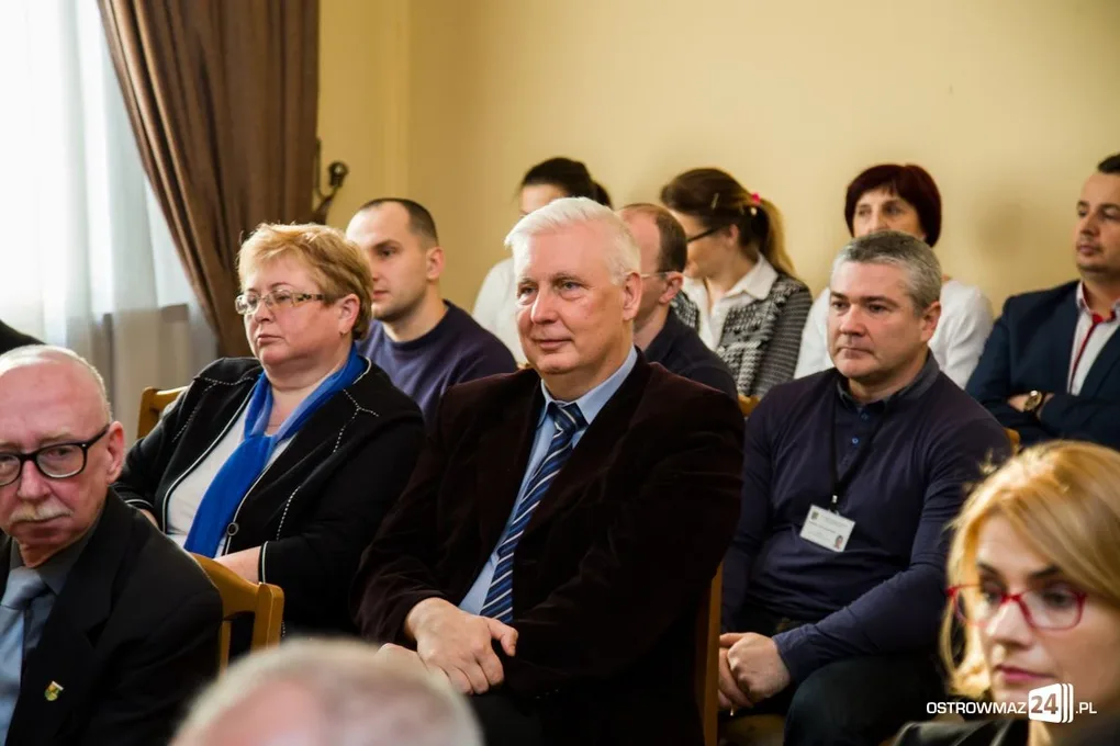 Powiat ostrowski podpisał umowę z ramach współpracy transgranicznej (zdjęcia)