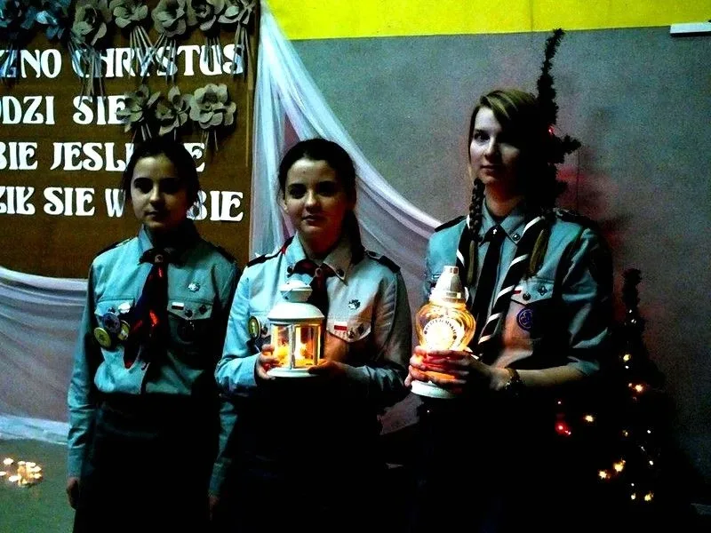 Betlejemskie Światło Pokoju w Ostrowi Mazowieckiej (zdjęcia)