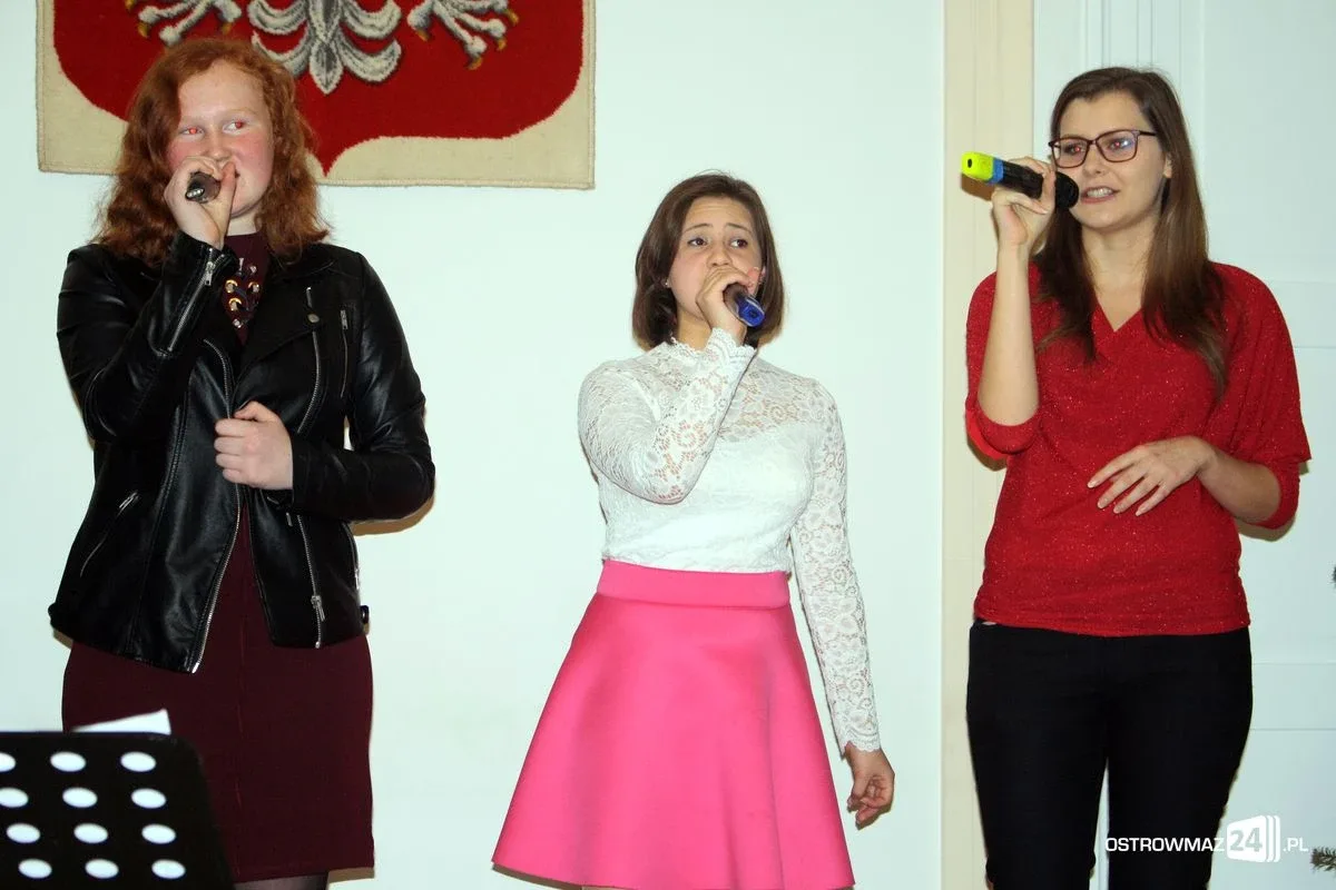 Koncert kolęd i pastorałek w ratuszu (zdjęcia, wideo)