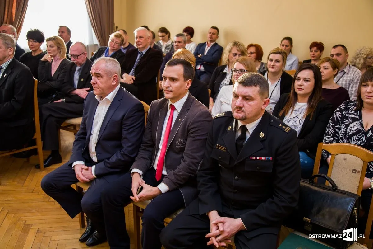 Powiat ostrowski podpisał umowę z ramach współpracy transgranicznej (zdjęcia)