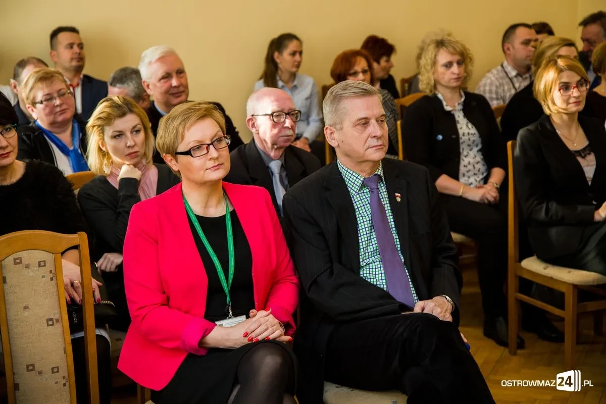 Powiat ostrowski podpisał umowę z ramach współpracy transgranicznej (zdjęcia)