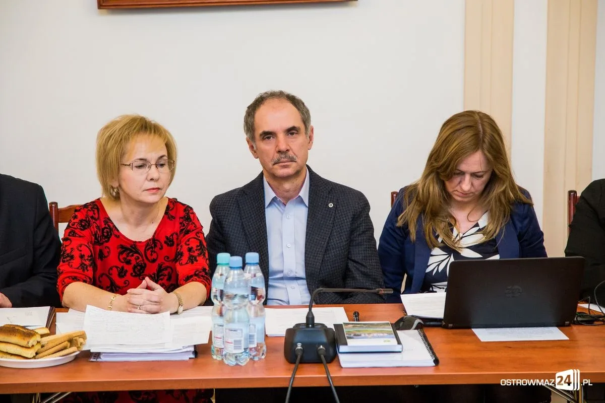 Sesja rady miasta z odrzuconym budżetem (zdjęcia, wideo)