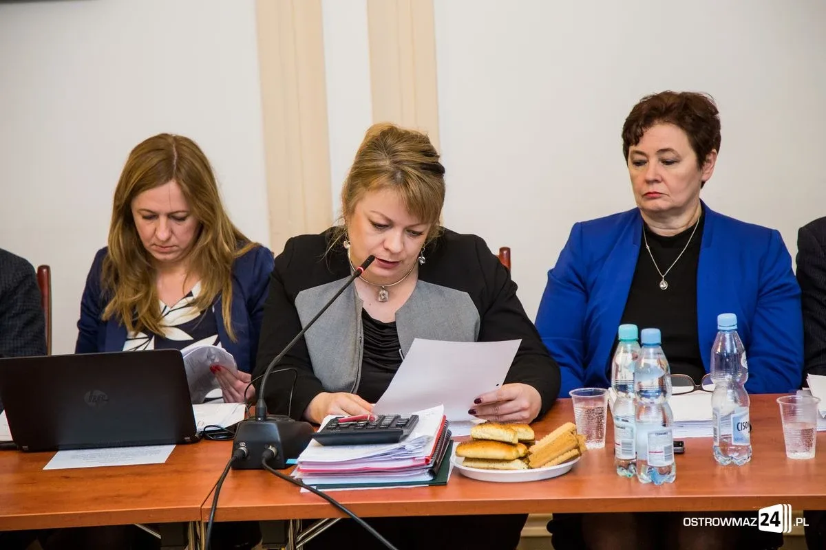 Sesja rady miasta z odrzuconym budżetem (zdjęcia, wideo)