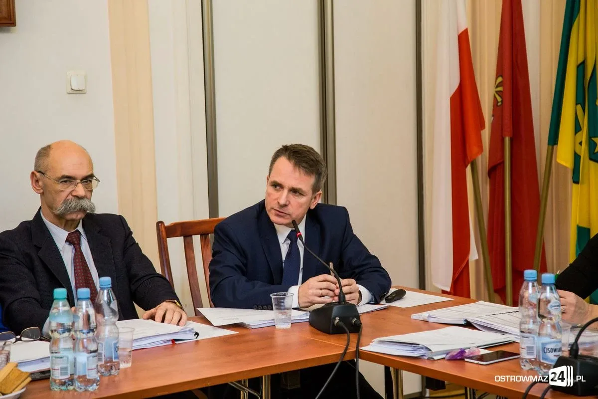 Sesja rady miasta z odrzuconym budżetem (zdjęcia, wideo)