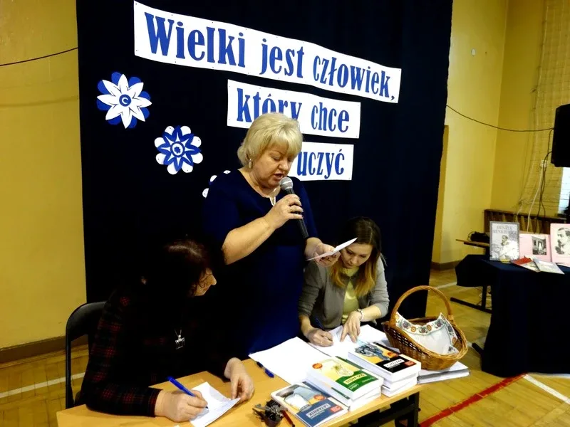 Konkurs o Sienkiewiczu w ostrowskiej placówce (zdjęcia)