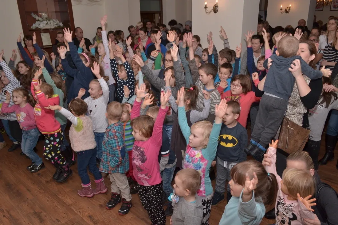 Święty Mikołaj odwiedził dzieci z miasta i gminy Brok (zdjęcia)