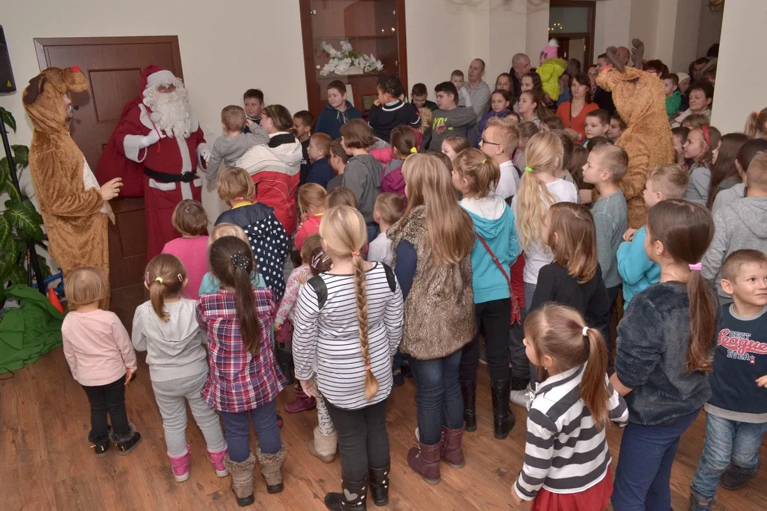 Święty Mikołaj odwiedził dzieci z miasta i gminy Brok (zdjęcia)