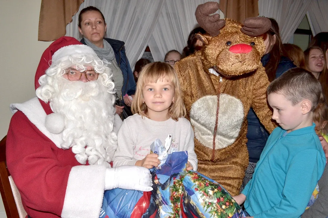 Święty Mikołaj odwiedził dzieci z miasta i gminy Brok (zdjęcia)