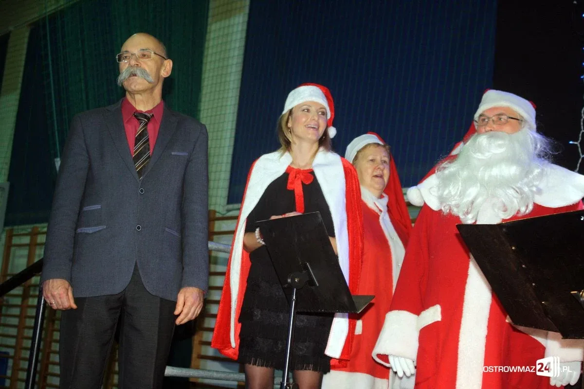 Najmłodsi mieszkańcy miasta spotkali się ze św. Mikołajem (zdjęcia)