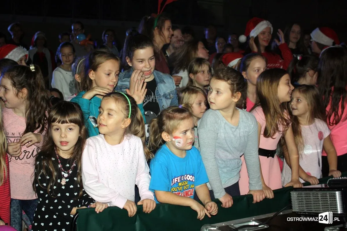 Najmłodsi mieszkańcy miasta spotkali się ze św. Mikołajem (zdjęcia)