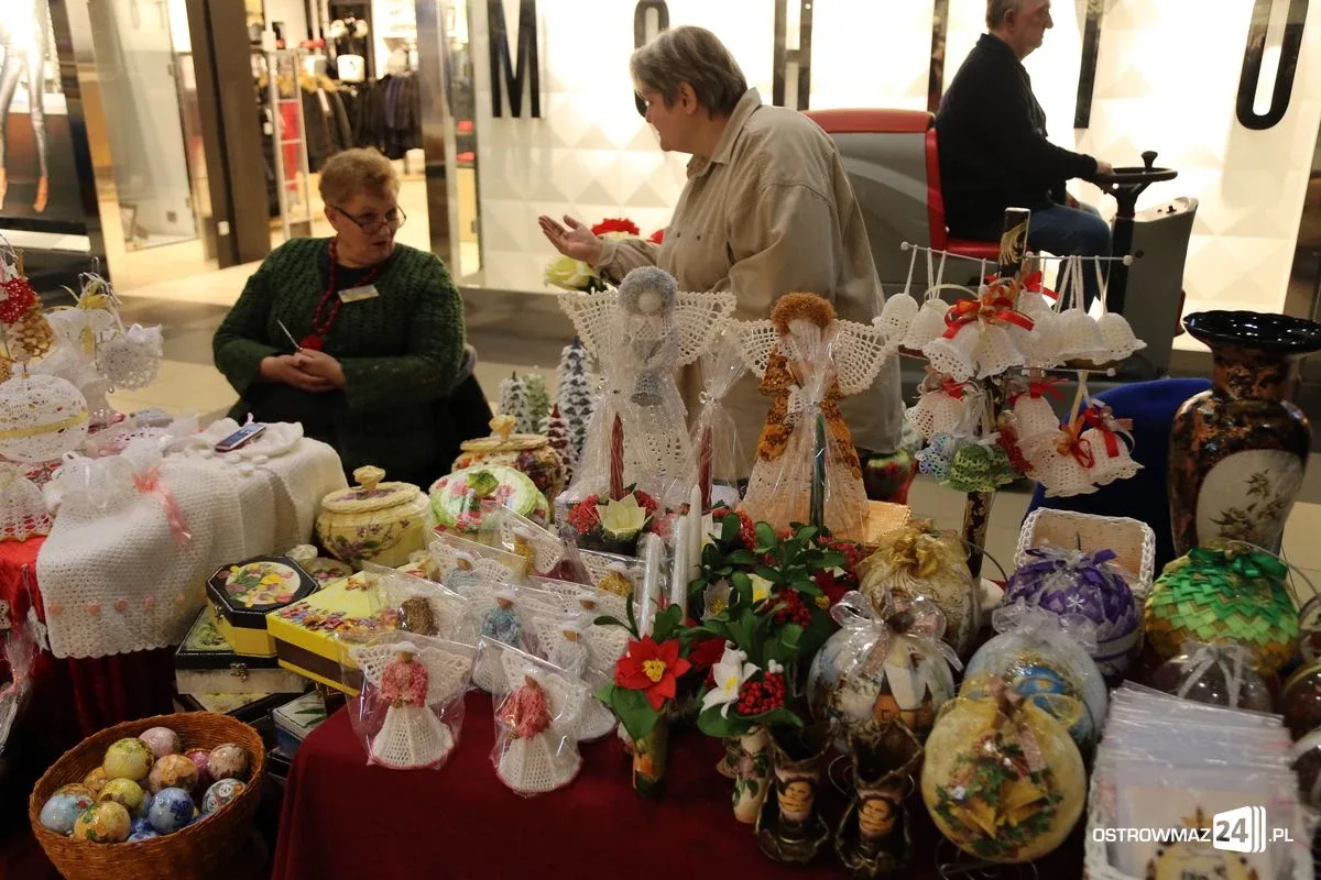 Jarmark ozdób świątecznych w Galerii Bursztynowej (zdjęcia)
