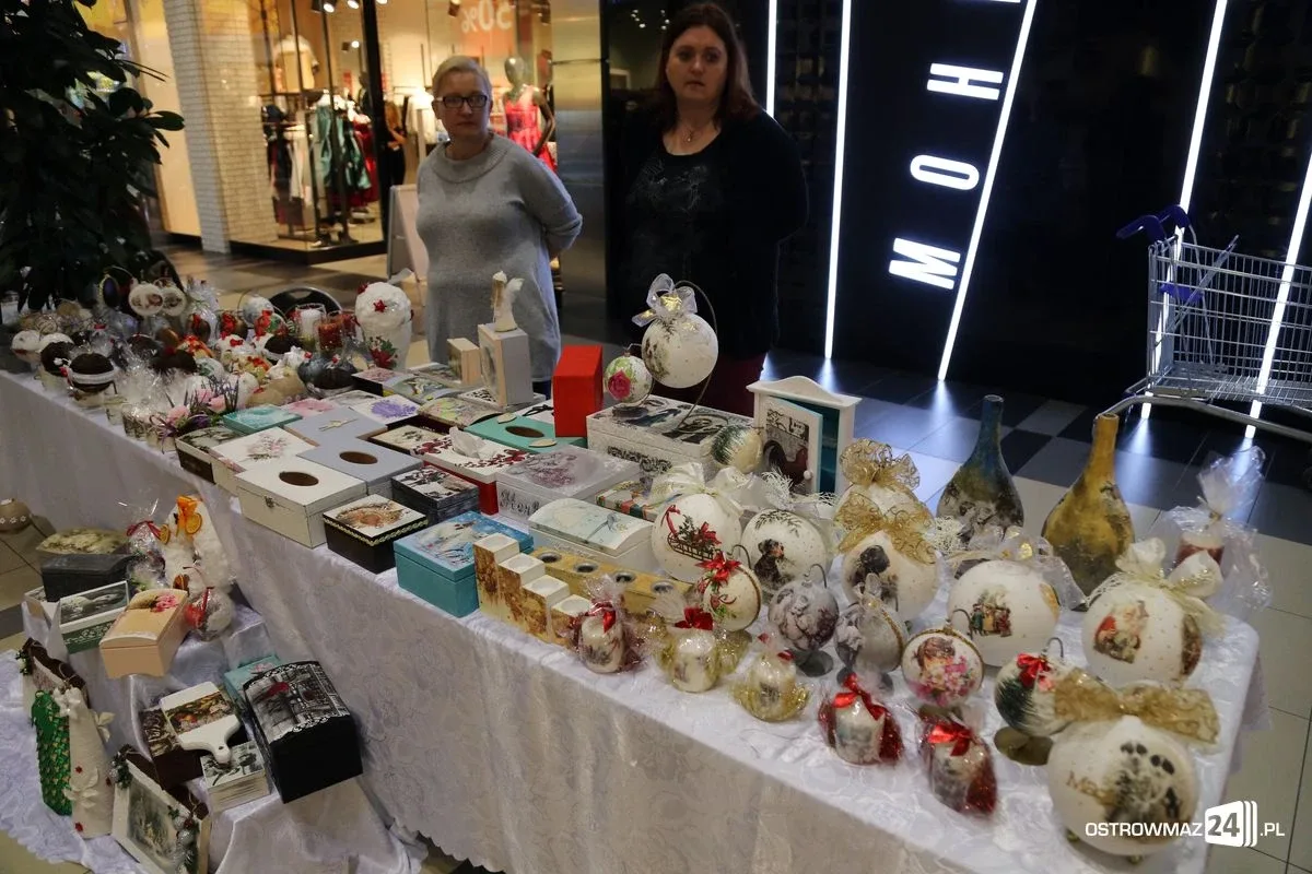 Jarmark ozdób świątecznych w Galerii Bursztynowej (zdjęcia)