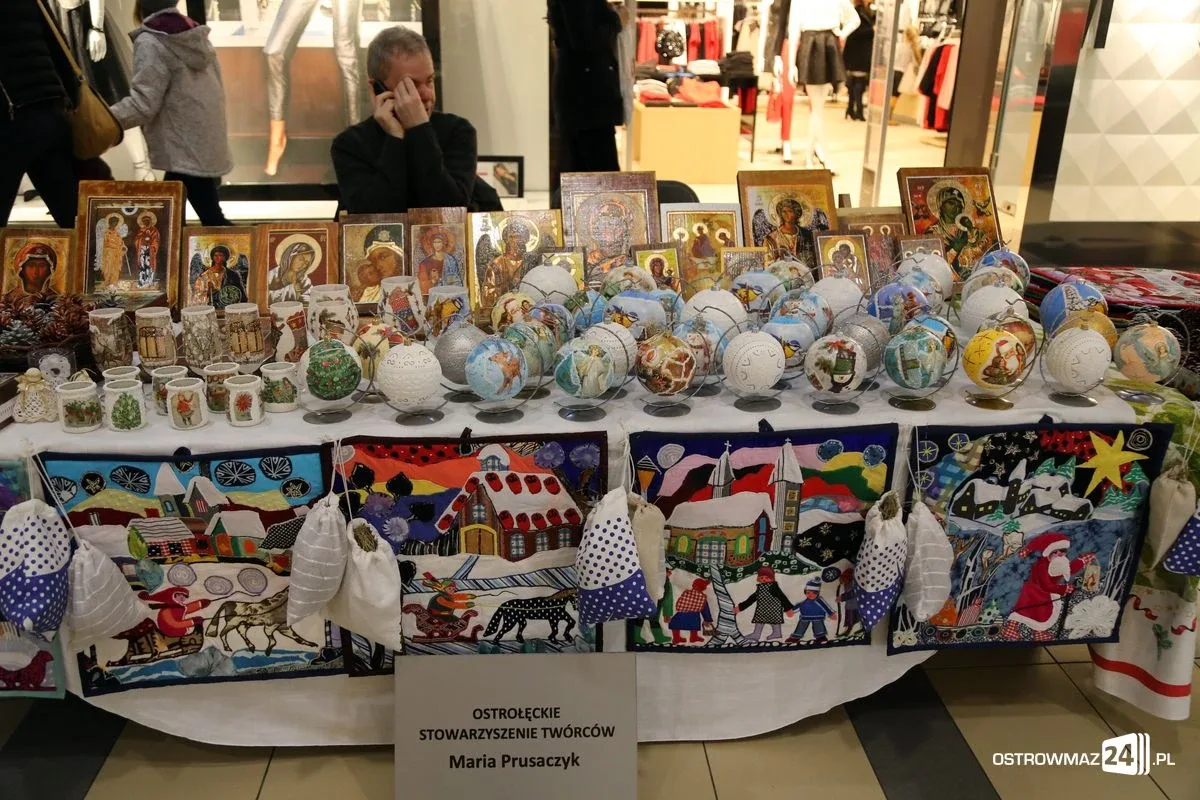 Jarmark ozdób świątecznych w Galerii Bursztynowej (zdjęcia)