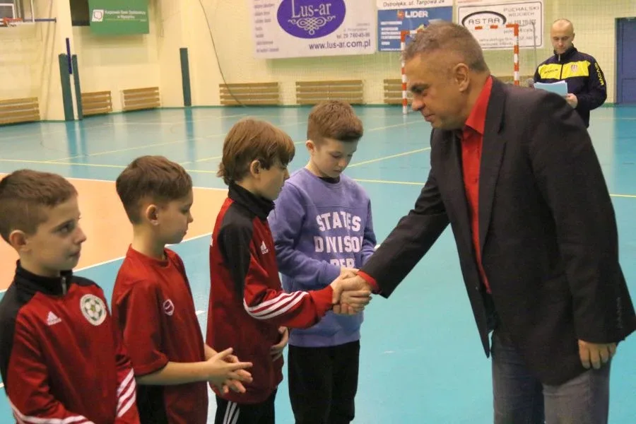Zacięte batalie ostrowskich piłkarzy (zdjęcia, wideo)