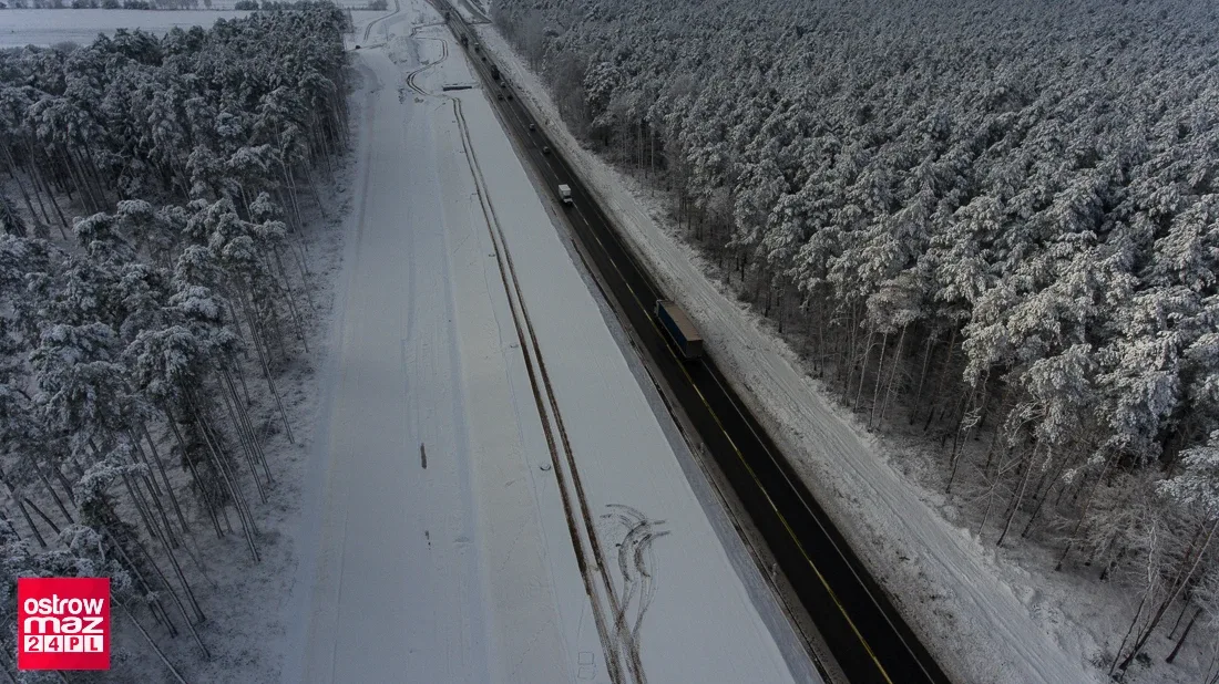 Remont na trasie S-8. Drogowcy zimą nie zwalniają tempa prac (dużo zdjęć)