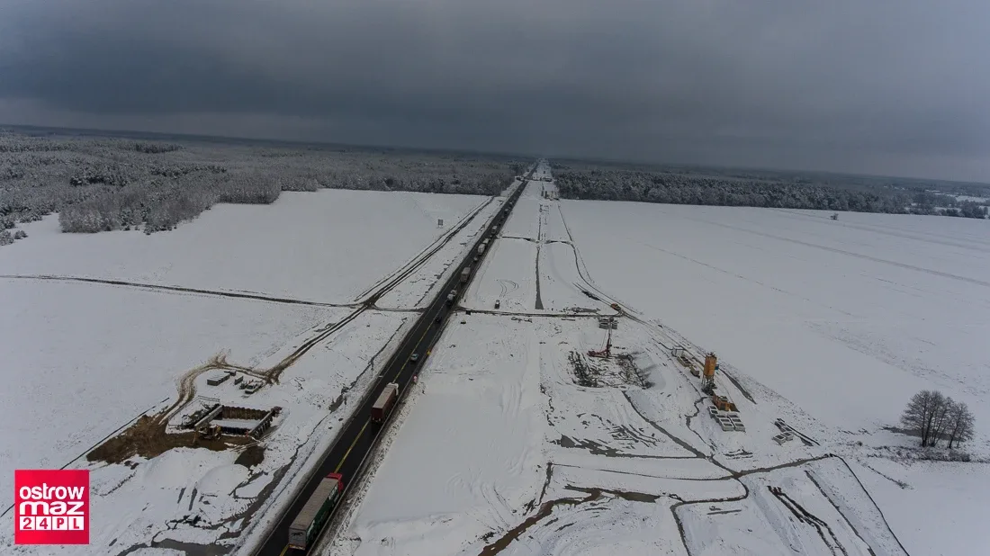 Remont na trasie S-8. Drogowcy zimą nie zwalniają tempa prac (dużo zdjęć)