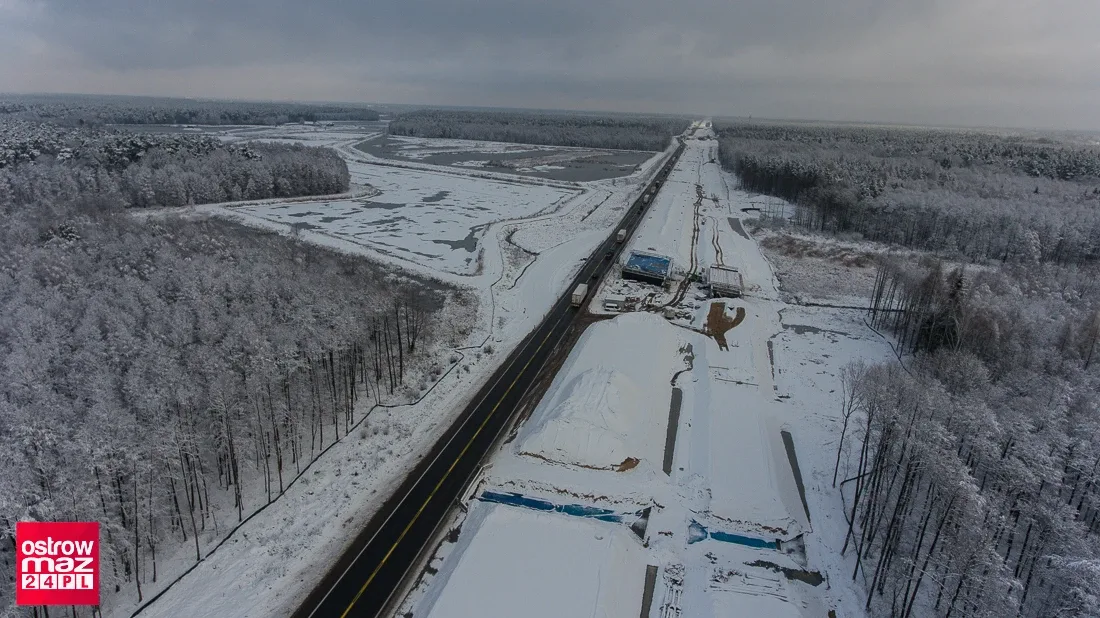 Remont na trasie S-8. Drogowcy zimą nie zwalniają tempa prac (dużo zdjęć)