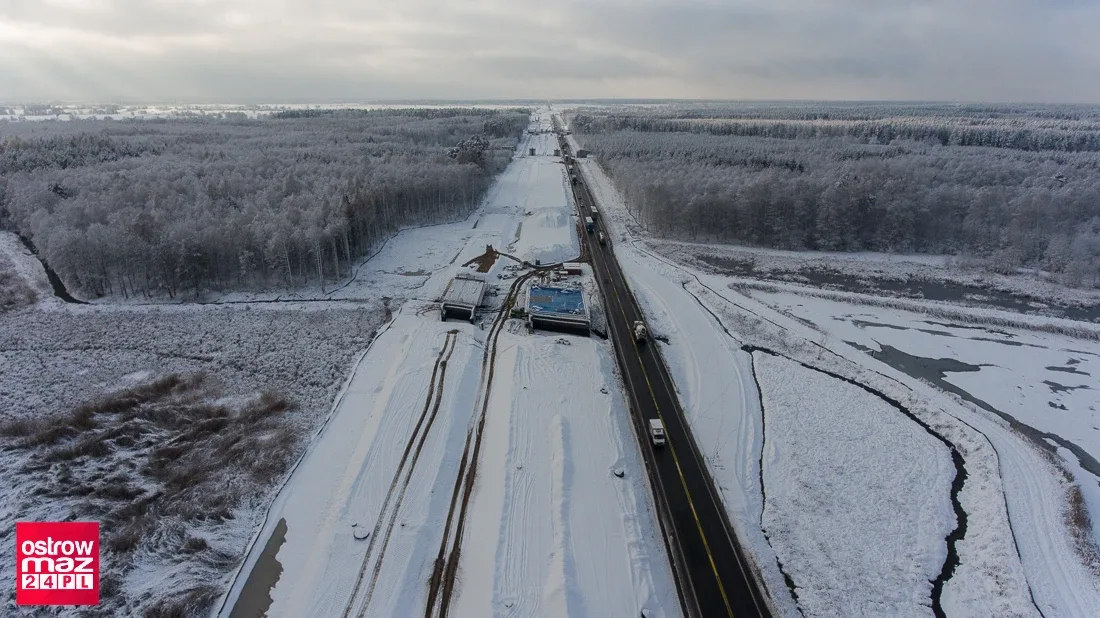 Remont na trasie S-8. Drogowcy zimą nie zwalniają tempa prac (dużo zdjęć)