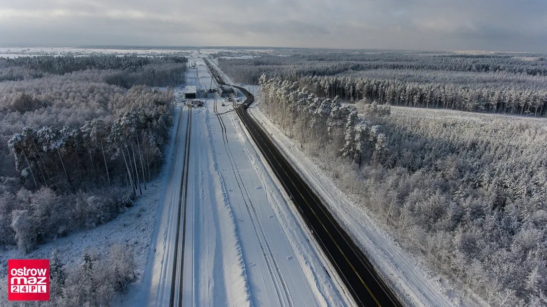 Remont na trasie S-8. Drogowcy zimą nie zwalniają tempa prac (dużo zdjęć)