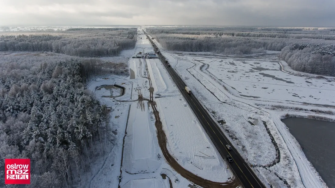 Remont na trasie S-8. Drogowcy zimą nie zwalniają tempa prac (dużo zdjęć)