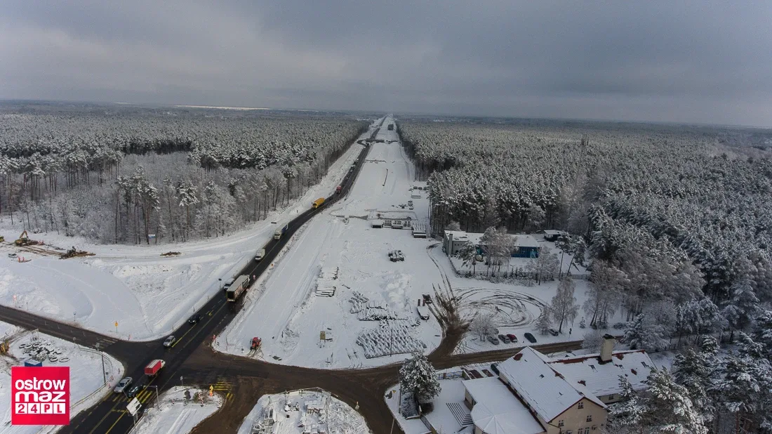 Remont na trasie S-8. Drogowcy zimą nie zwalniają tempa prac (dużo zdjęć)