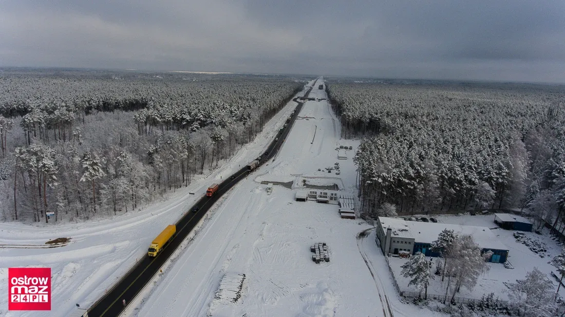Remont na trasie S-8. Drogowcy zimą nie zwalniają tempa prac (dużo zdjęć)