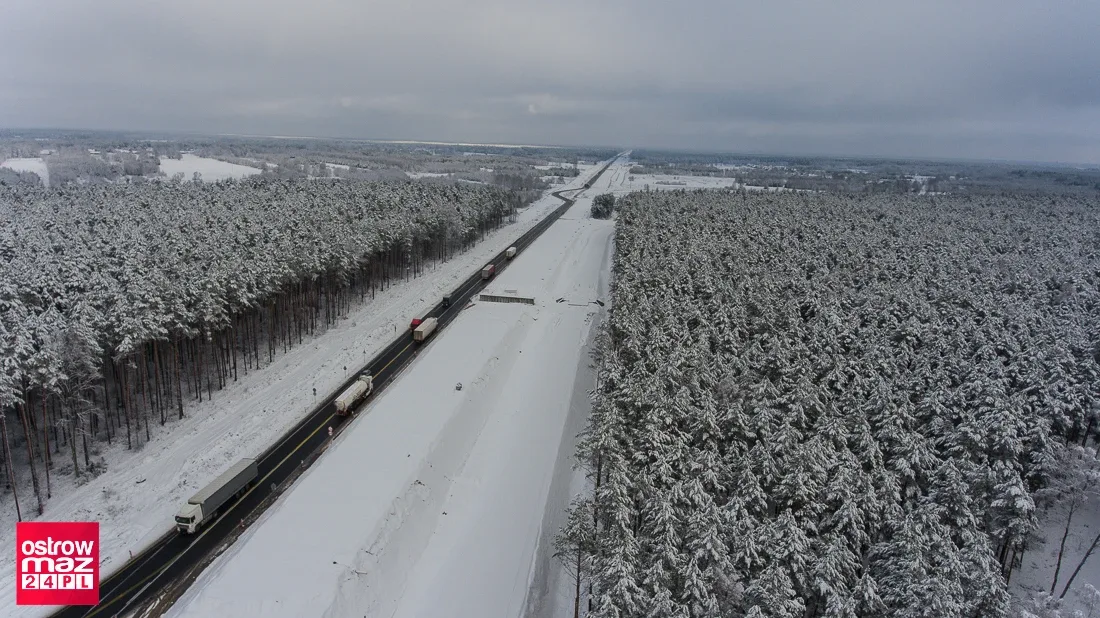 Remont na trasie S-8. Drogowcy zimą nie zwalniają tempa prac (dużo zdjęć)