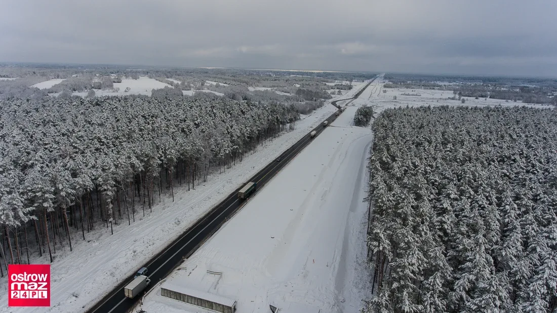 Remont na trasie S-8. Drogowcy zimą nie zwalniają tempa prac (dużo zdjęć)