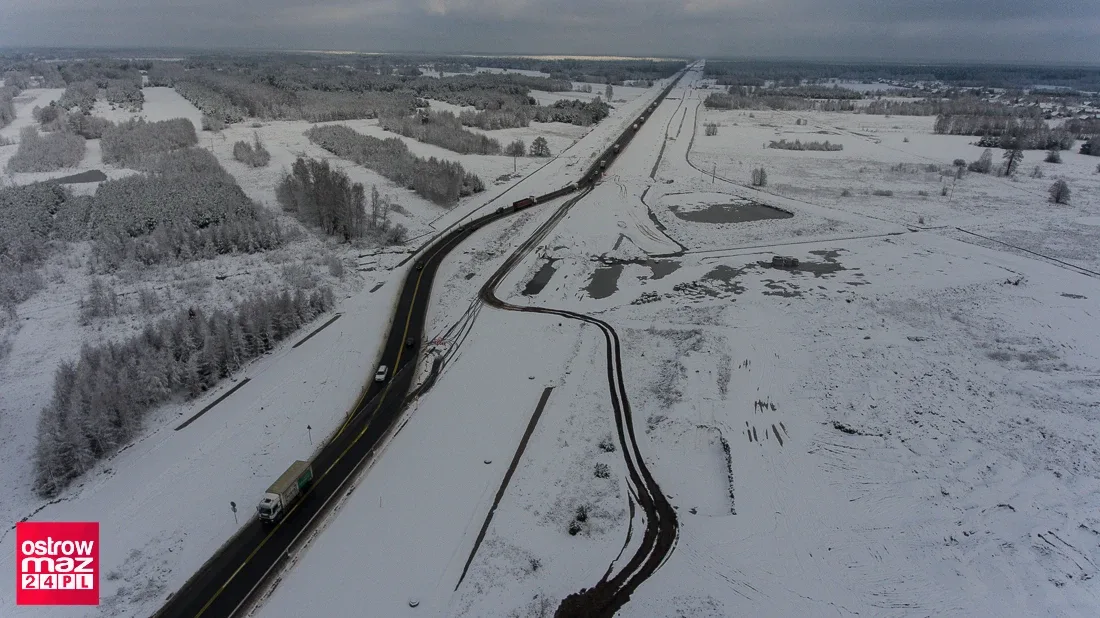 Remont na trasie S-8. Drogowcy zimą nie zwalniają tempa prac (dużo zdjęć)