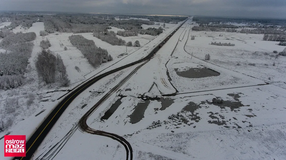 Remont na trasie S-8. Drogowcy zimą nie zwalniają tempa prac (dużo zdjęć)
