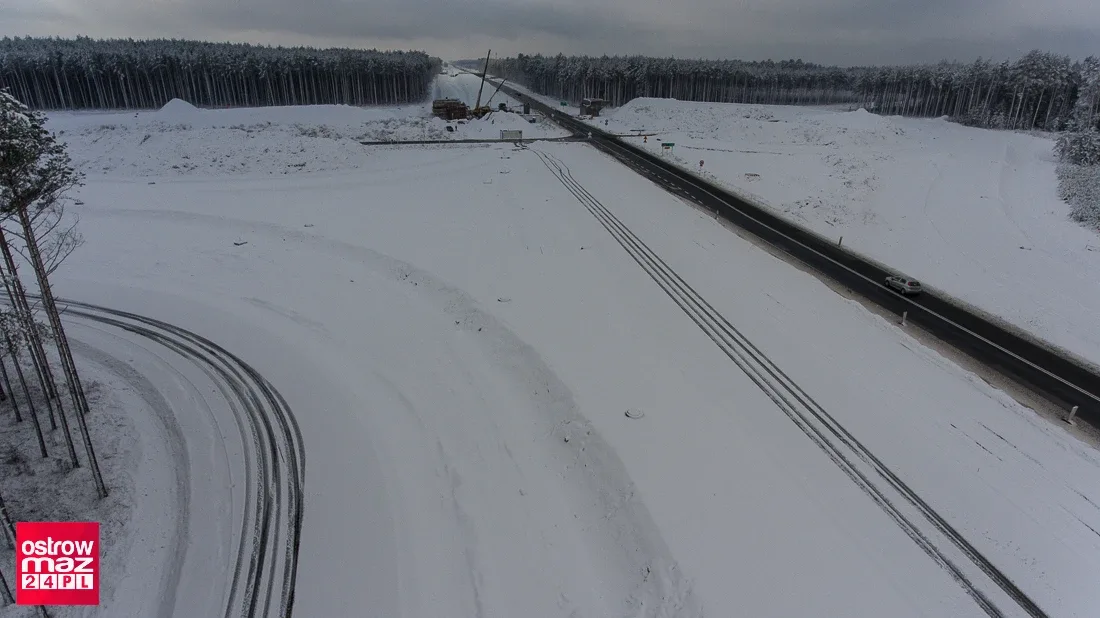 Remont na trasie S-8. Drogowcy zimą nie zwalniają tempa prac (dużo zdjęć)