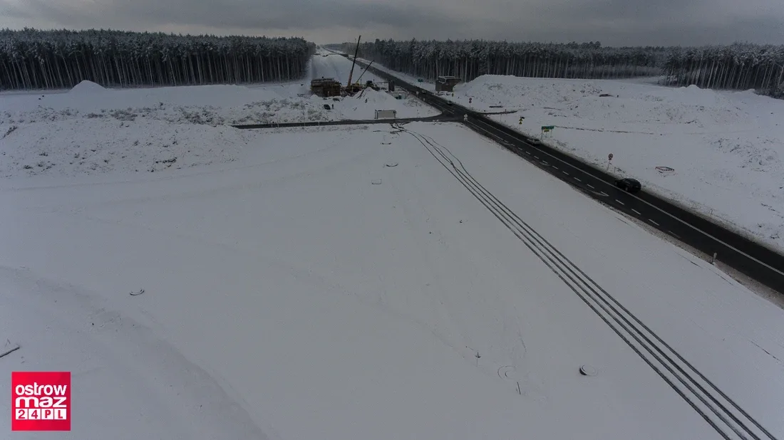 Remont na trasie S-8. Drogowcy zimą nie zwalniają tempa prac (dużo zdjęć)