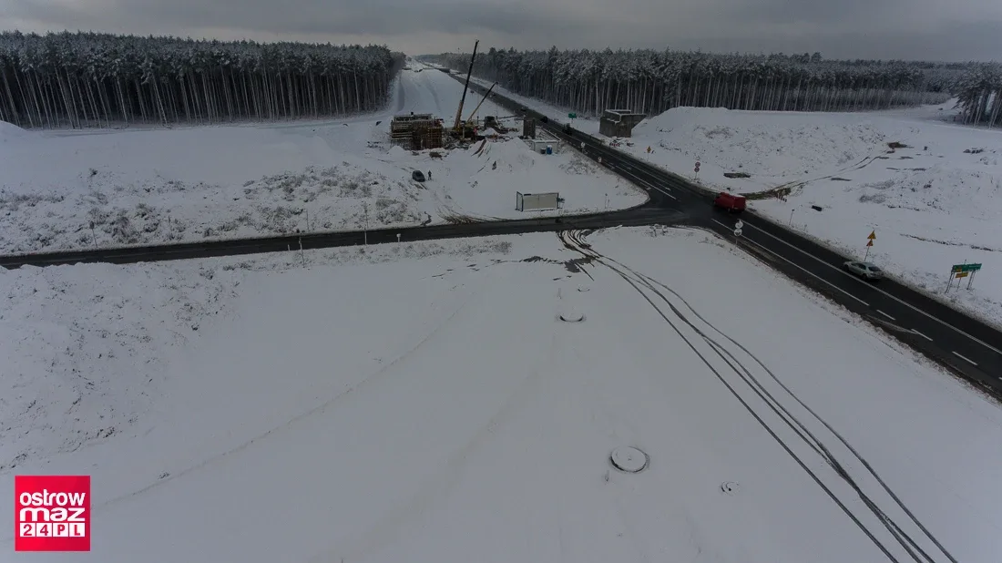 Remont na trasie S-8. Drogowcy zimą nie zwalniają tempa prac (dużo zdjęć)