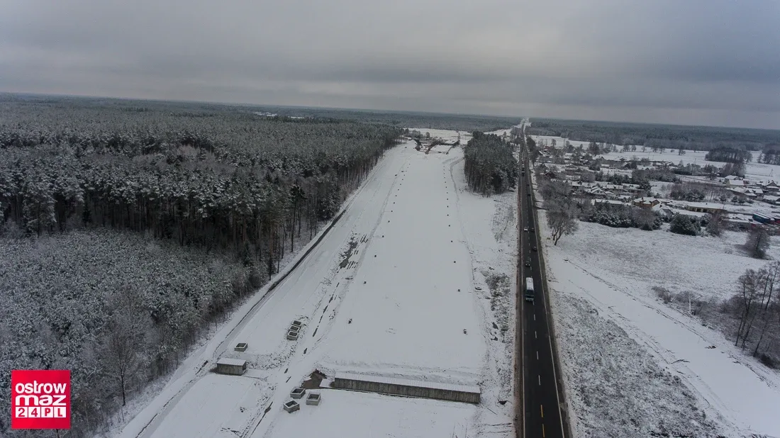 Remont na trasie S-8. Drogowcy zimą nie zwalniają tempa prac (dużo zdjęć)