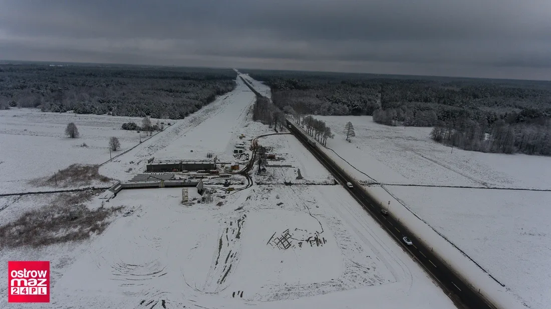 Remont na trasie S-8. Drogowcy zimą nie zwalniają tempa prac (dużo zdjęć)