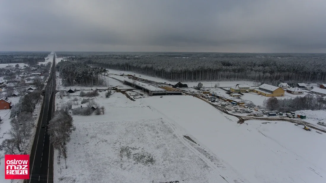 Remont na trasie S-8. Drogowcy zimą nie zwalniają tempa prac (dużo zdjęć)