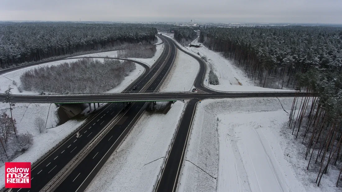 Remont na trasie S-8. Drogowcy zimą nie zwalniają tempa prac (dużo zdjęć)