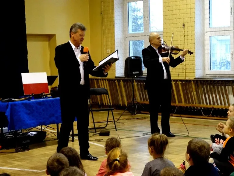 Koncert duetu smyczkowego (zdjęcia)