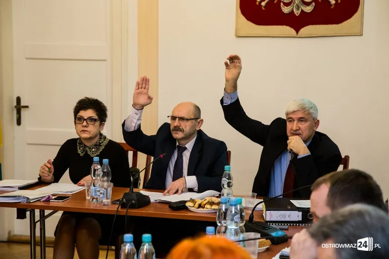 Sesja rady miasta z odrzuconym budżetem (zdjęcia, wideo)