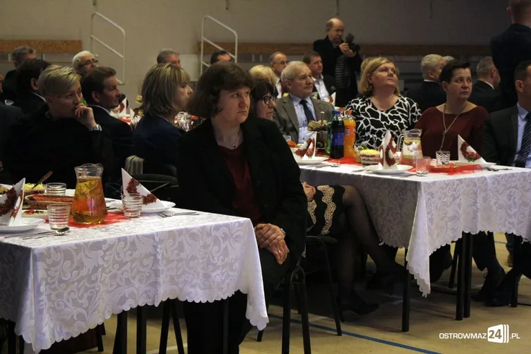Budżet w powiecie przyjęty. Spotkanie świąteczno-noworoczne (zdjęcia, wideo)