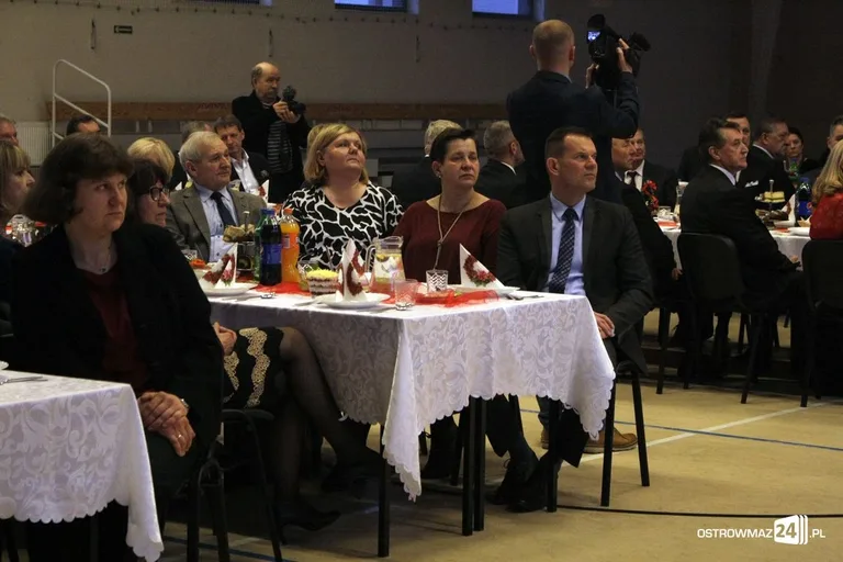 Budżet w powiecie przyjęty. Spotkanie świąteczno-noworoczne (zdjęcia, wideo)
