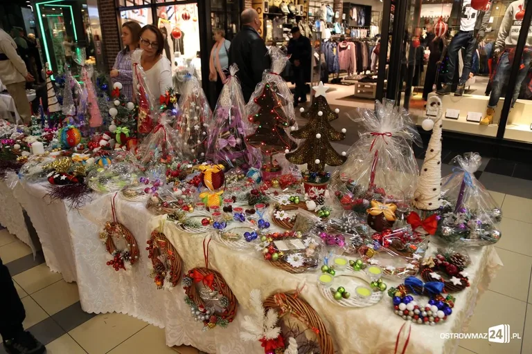Jarmark ozdób świątecznych w Galerii Bursztynowej (zdjęcia)