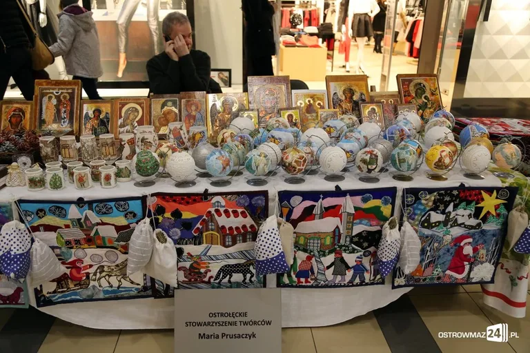 Jarmark ozdób świątecznych w Galerii Bursztynowej (zdjęcia)