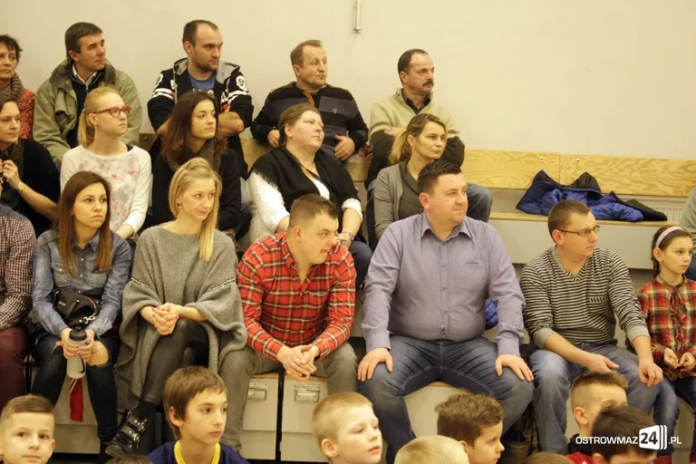 Święty Mikołaj z wizytą u młodych piłkarzy (zdjęcia)