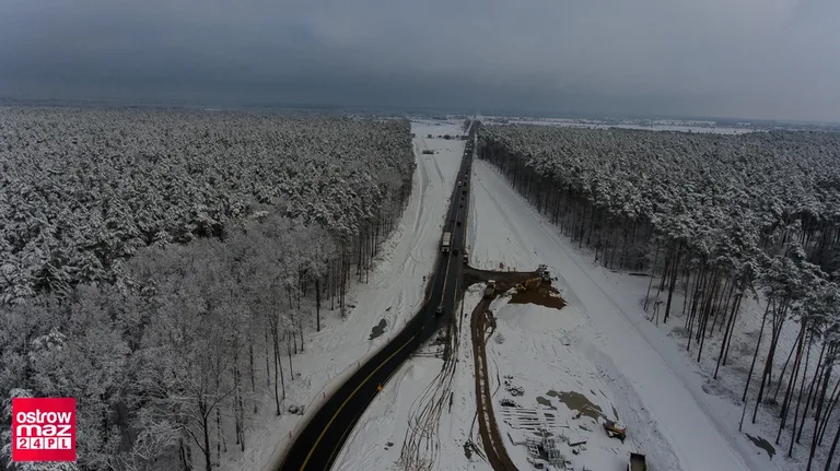 Remont na trasie S-8. Drogowcy zimą nie zwalniają tempa prac (dużo zdjęć)