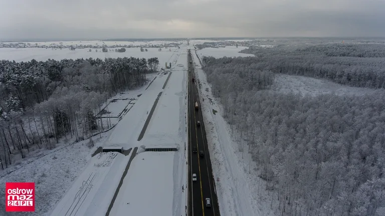 Remont na trasie S-8. Drogowcy zimą nie zwalniają tempa prac (dużo zdjęć)
