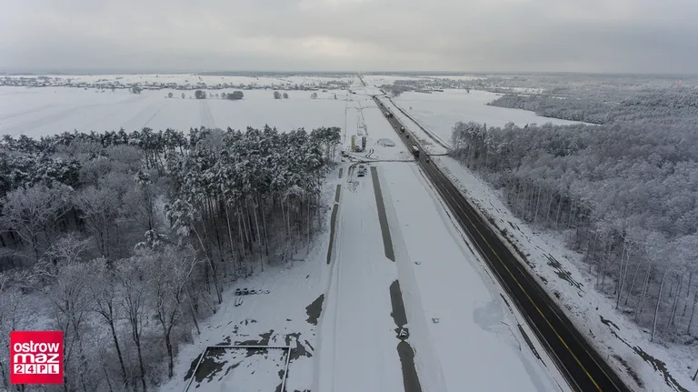 Remont na trasie S-8. Drogowcy zimą nie zwalniają tempa prac (dużo zdjęć)