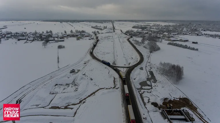 Remont na trasie S-8. Drogowcy zimą nie zwalniają tempa prac (dużo zdjęć)