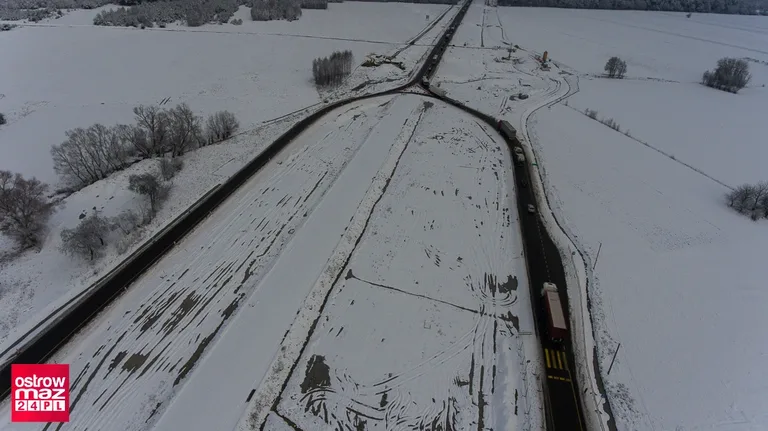 Remont na trasie S-8. Drogowcy zimą nie zwalniają tempa prac (dużo zdjęć)